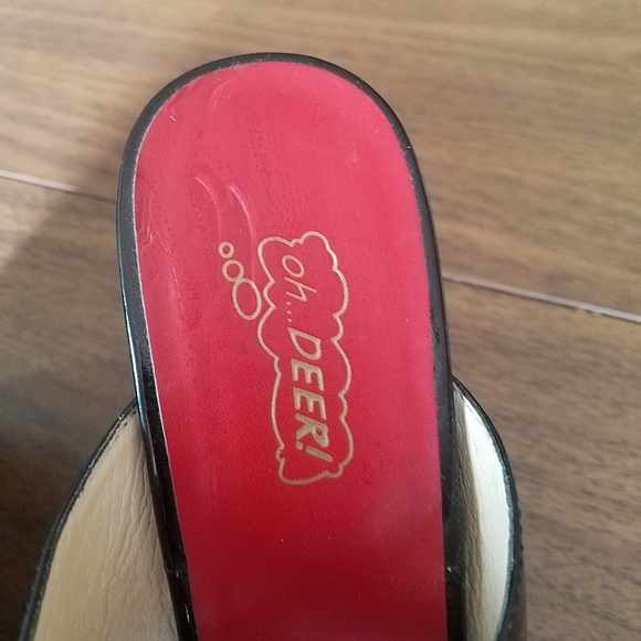 OH Deer! Vamps Patent Slides with Animal Wedge Heels - Picture 4 of 8